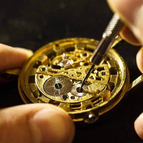 Manutenzione degli orologi, Riparazione e Servizi .